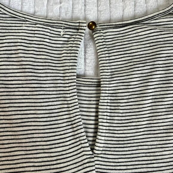 Women's Size M Multi Color Floral Short Sleeve Pullover - Picture 8 of 10